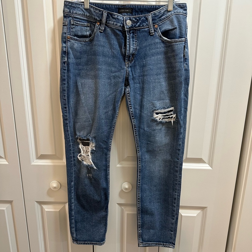 Women’s Blue Distressed Jeans
